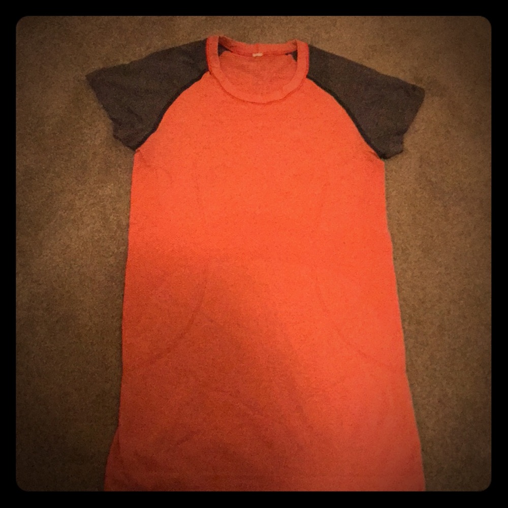 Lululemon size 4 swiftly tech coral/grey